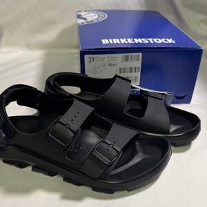 Birkenstock women’s 
Black Adjustable Sandals